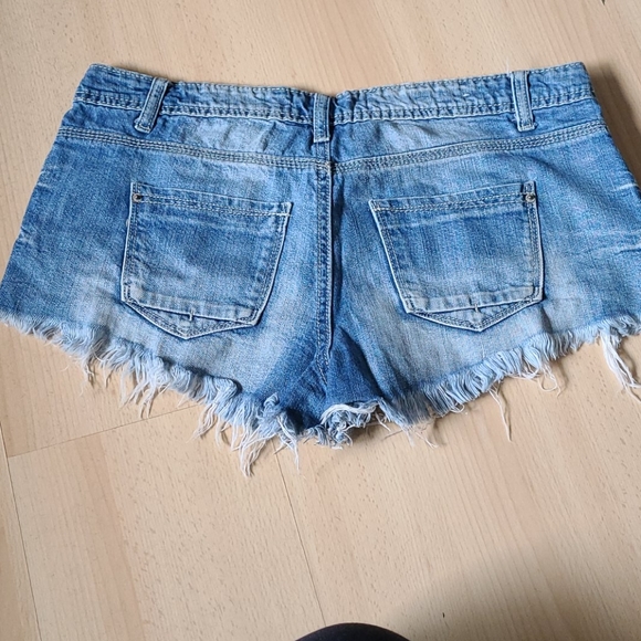 Jean cut offs - shorts - Picture 2 of 3
